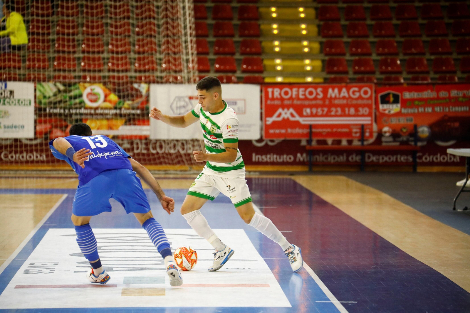 La derrota del Córdoba Futsal ante el Viña Albali Valdepeñas, en imágenes