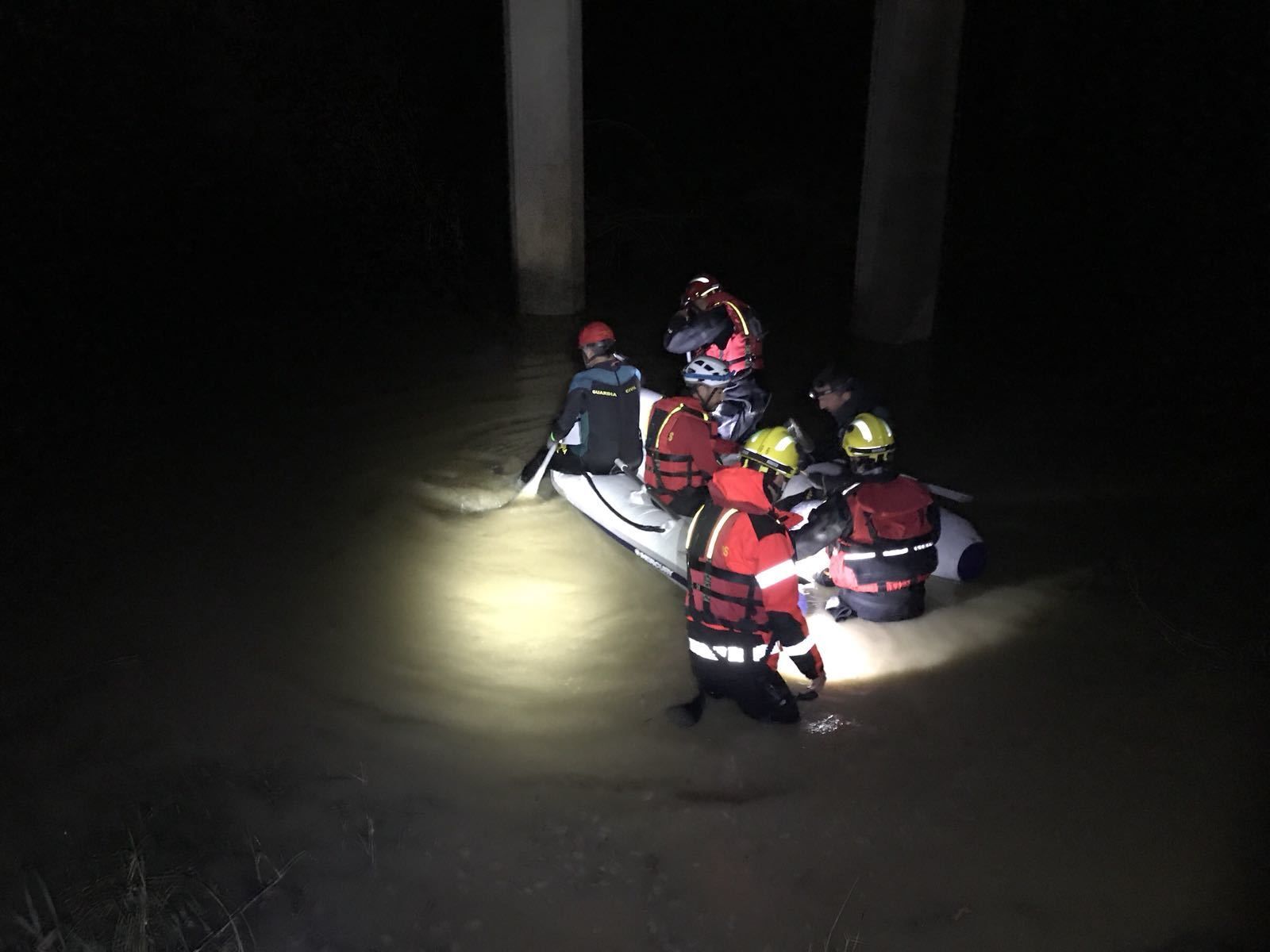 La  Unidad de Rescate Subacúatica de los Bomberos de Sevilla