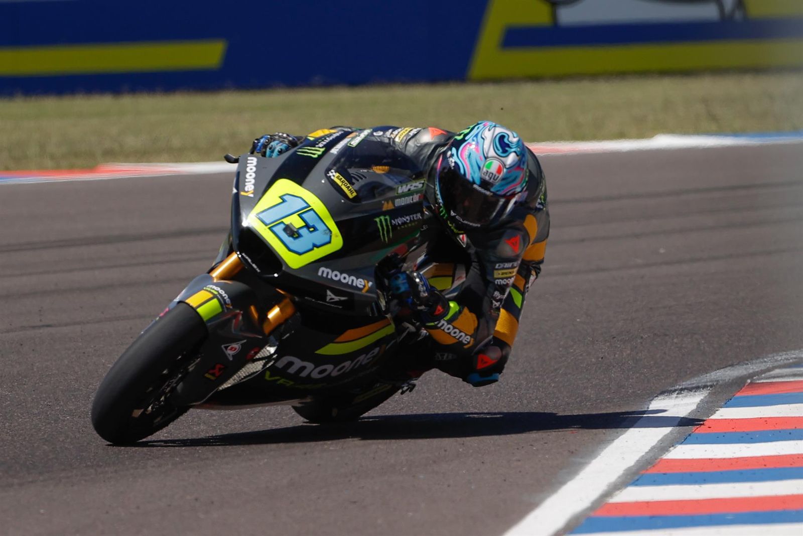 Celestino Vietti afianza su liderato en Moto2.