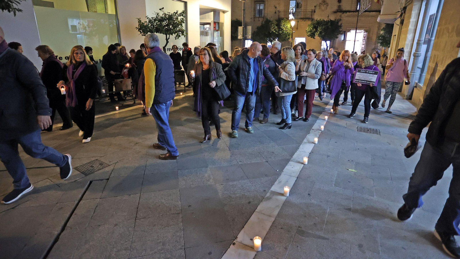 Imágenes de la manifestación del 25N 2024 en Jerez