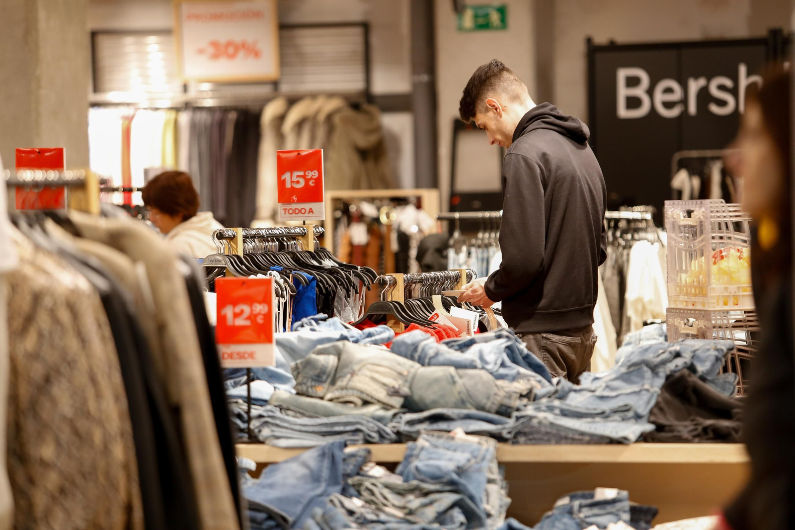 En imágenes, el inicio de las rebajas de enero en el Campo de Gibraltar