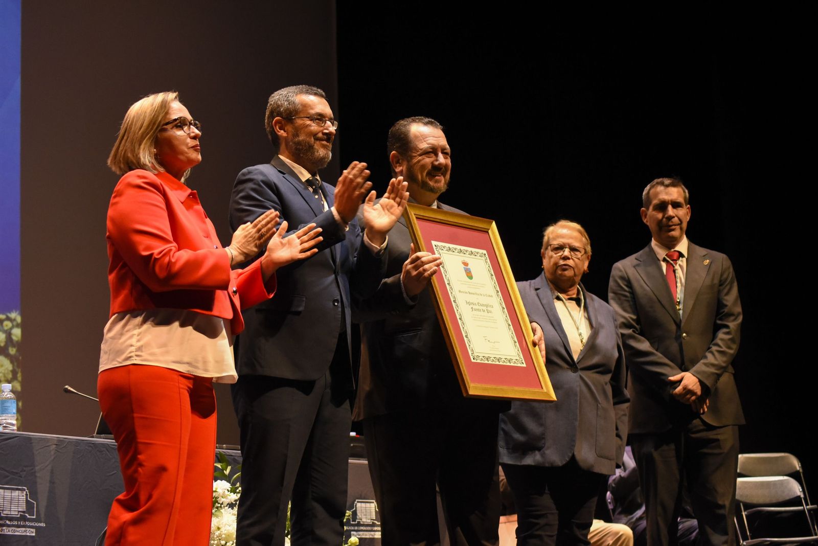 Fotos del Pleno extraordinario de entrega de honores y distinciones por el 156 aniversario de La Línea