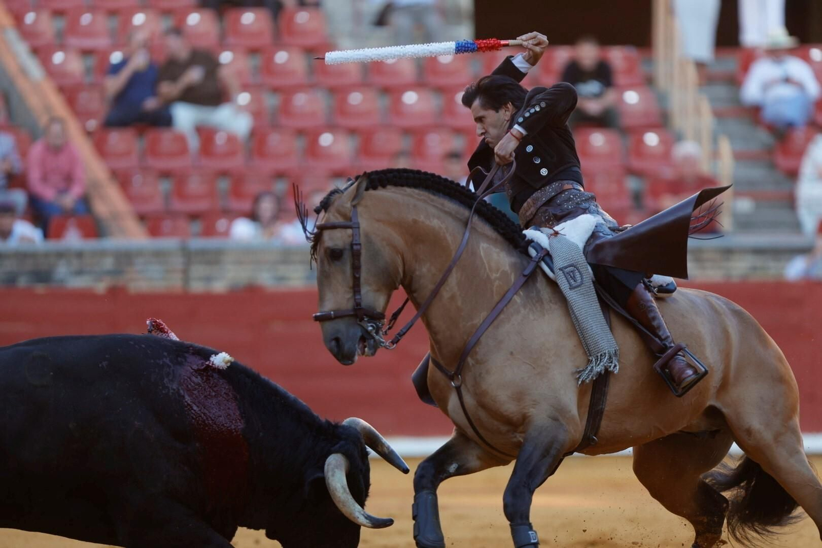 Las imágenes de la corrida de Ventura, Morante y Román en la Feria Taurina de Córdoba