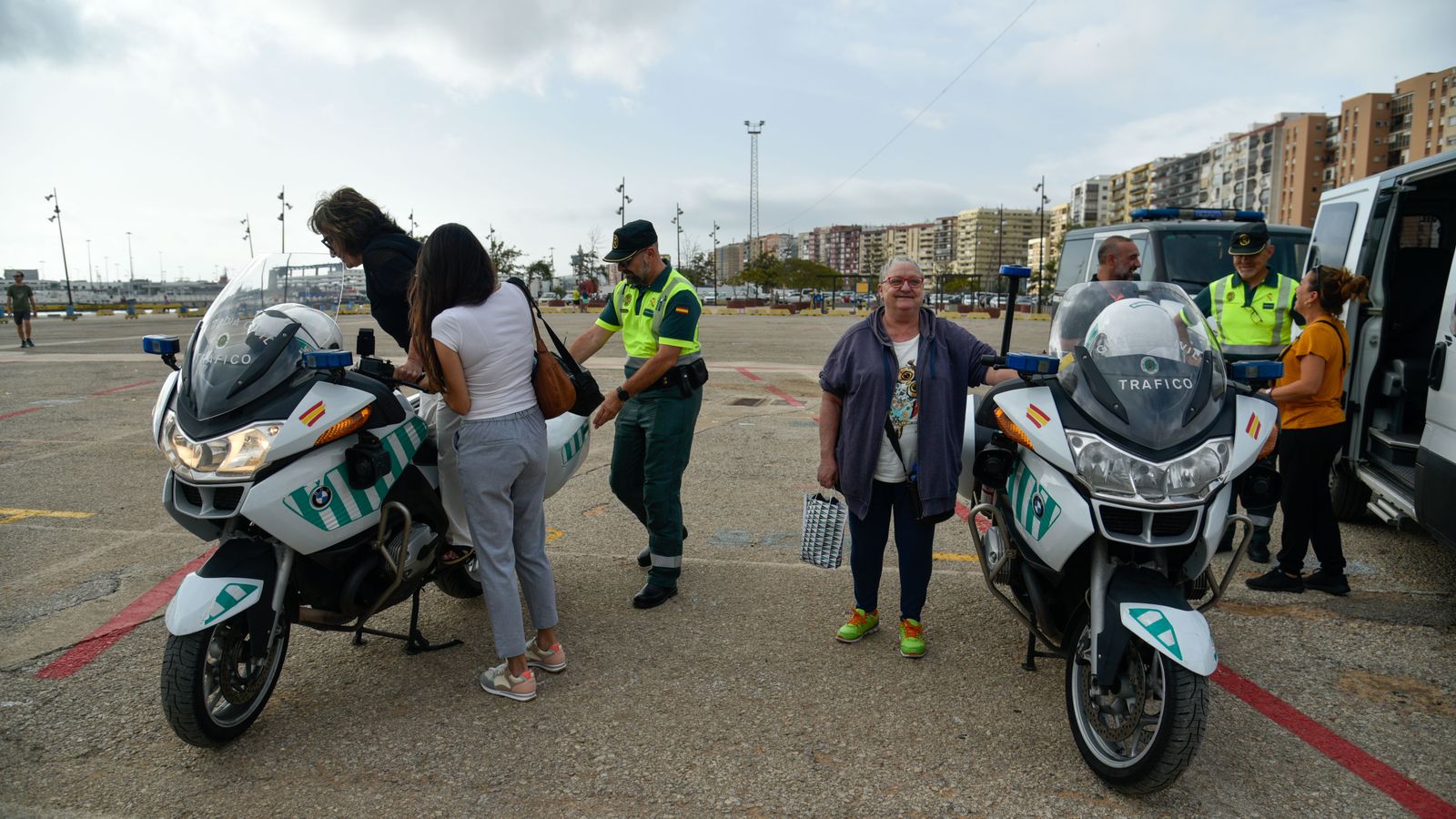 Las fotos de la exhibición de medios de la Guardia Civil en el llano amarillo