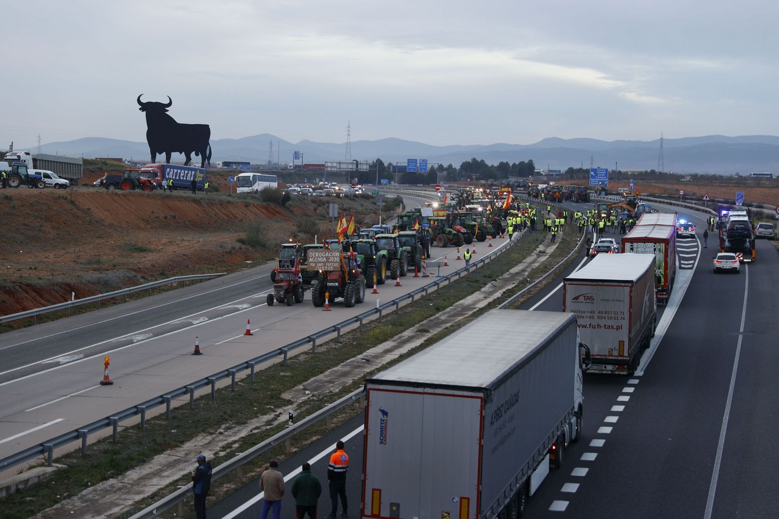 Las imágenes de la tractorada por las carreteras españolas: el campo para las principales vías