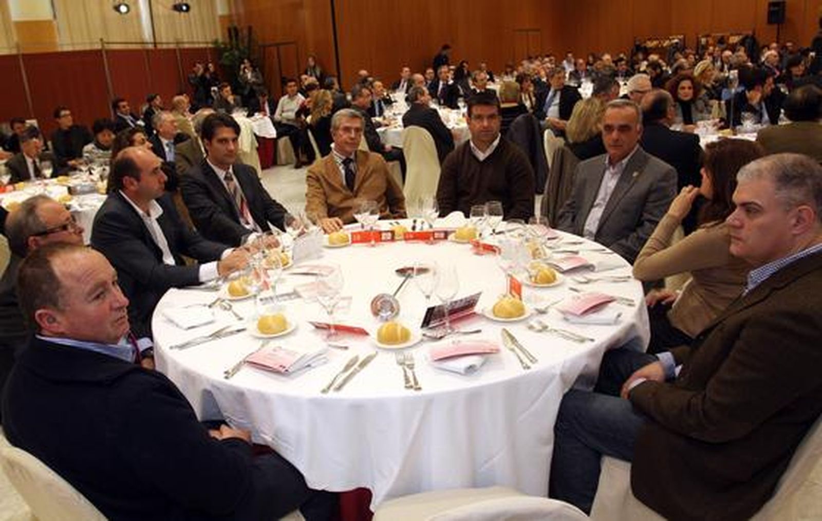 Gabriel Jiménez; Fernando Puche; Francisco Conejo; Eugenio Sevillano; Rafael Morales; Gonzalo Sánchez; Cristóbal Torreblanca; Pilar Ortiz y Antonio Berrocal.


Foto: S. Camacho· Migue Fernandez