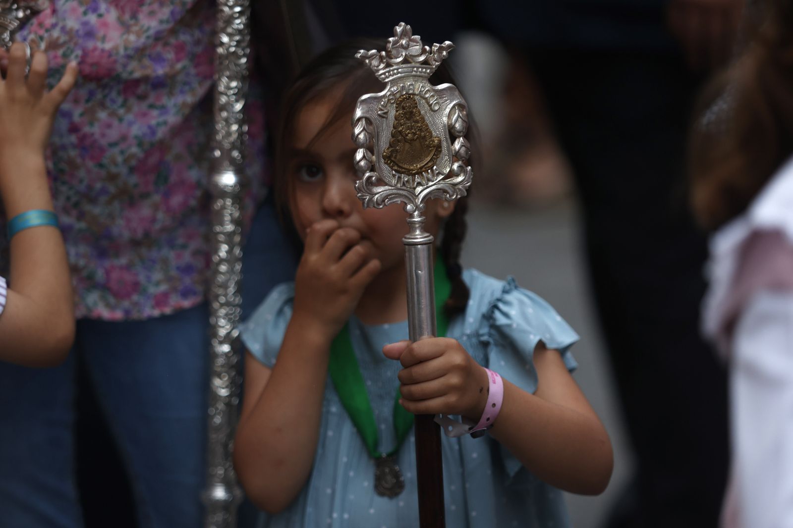Imágenes del traslado del Simpecado de la Hermandad del Rocío de Triana