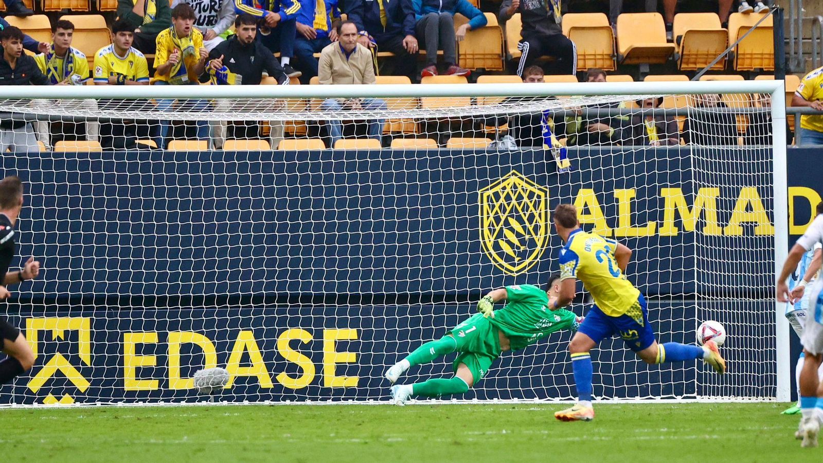 El Cádiz - Málaga CF, en fotos