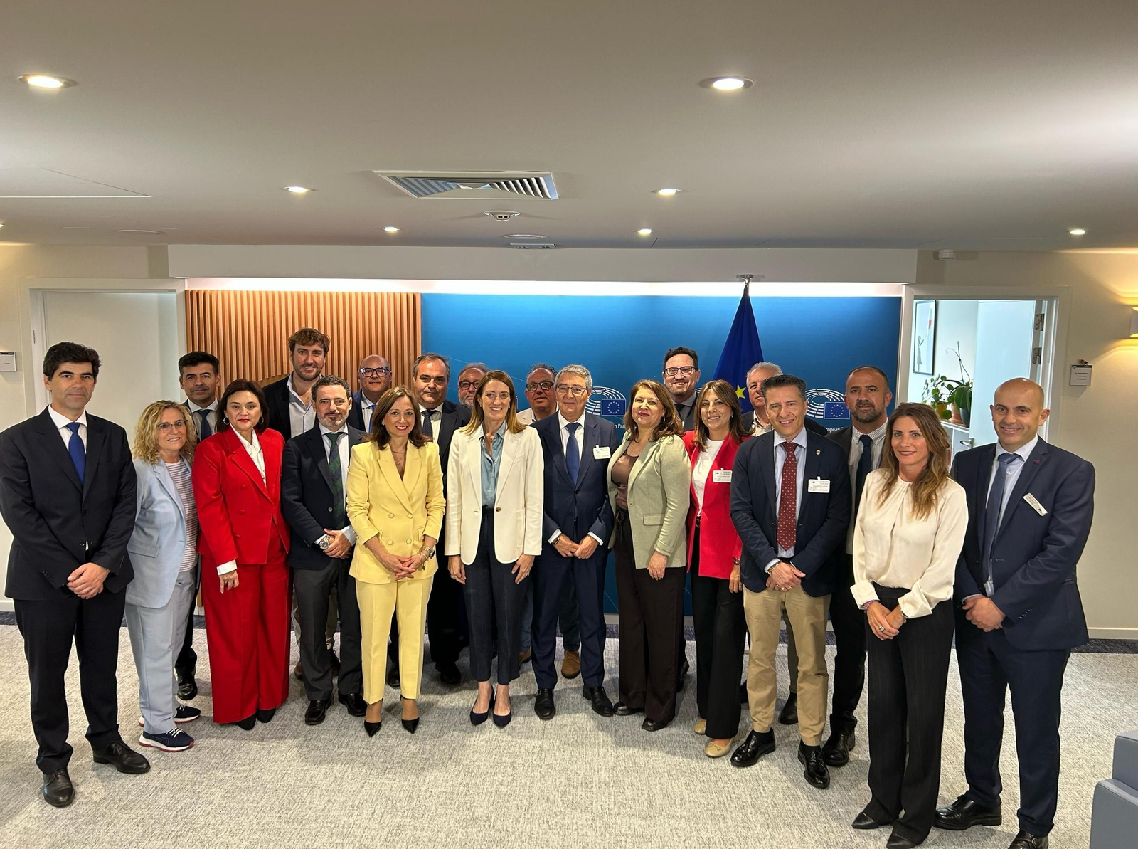 Foto de familia de la reunión.