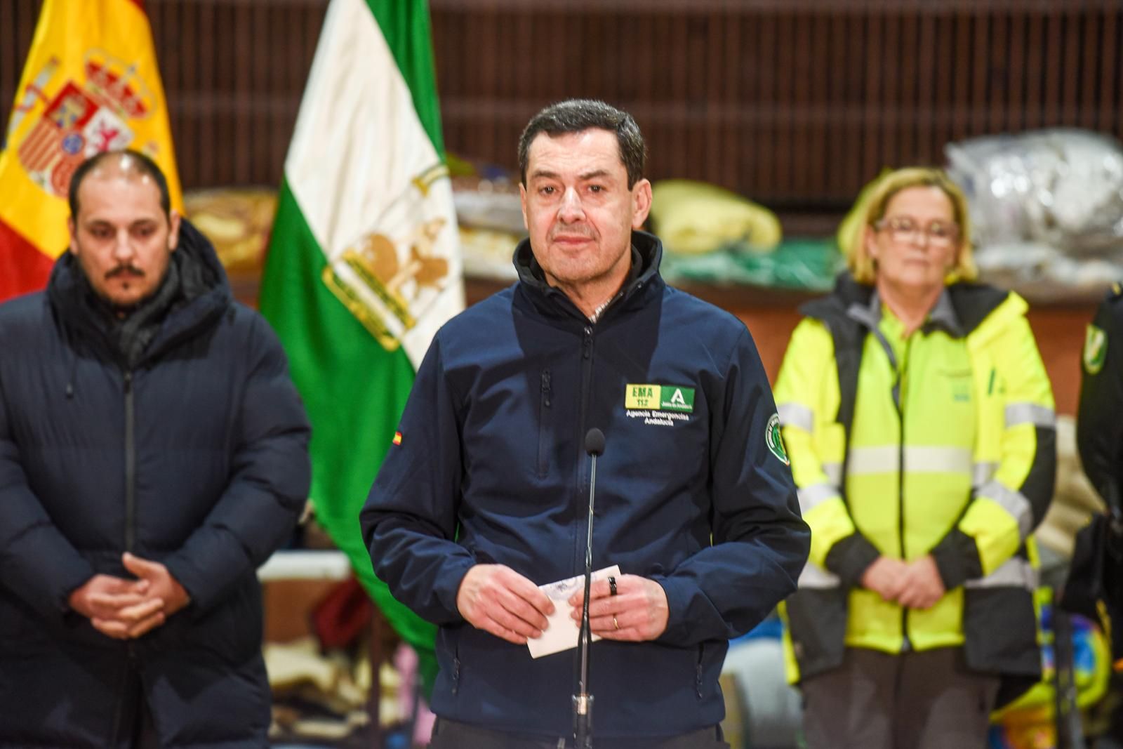 Juanma Moreno, este jueves en Adamuz con el alcalde del municipio, Rafael Ángel Moreno.