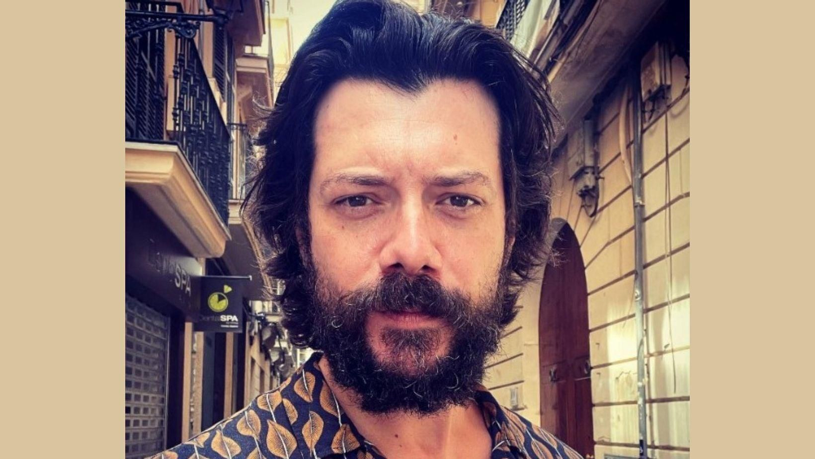 Álvaro Morte ha sido uno de los últimos invitados del programa radiofónico 'El Faro' de la Cadena Ser