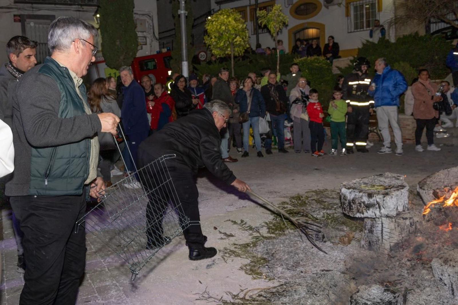 Encendido de la lumbre institucional con motivo de la festividad de San Antón