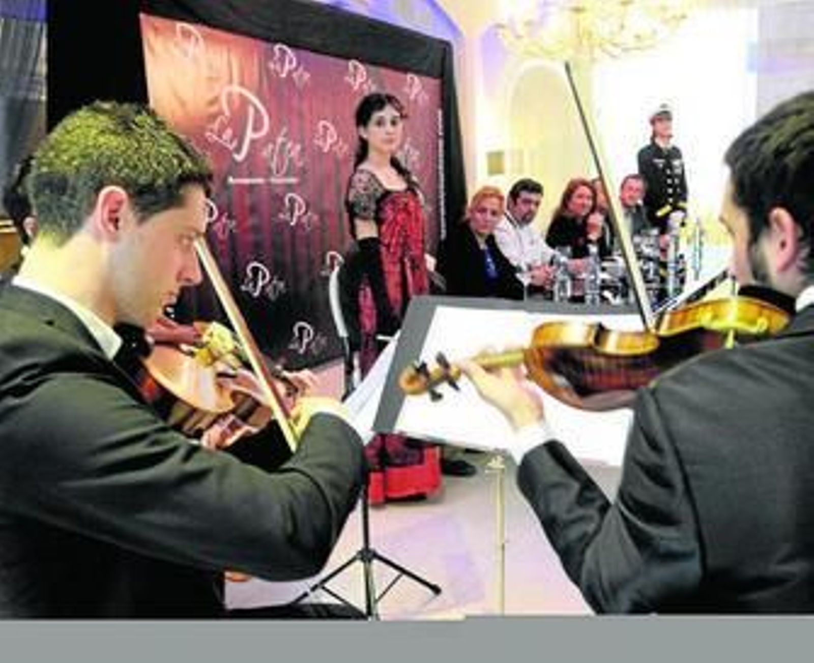 Una pasada cena temática sobre Titanic en el restaurante La Platea.