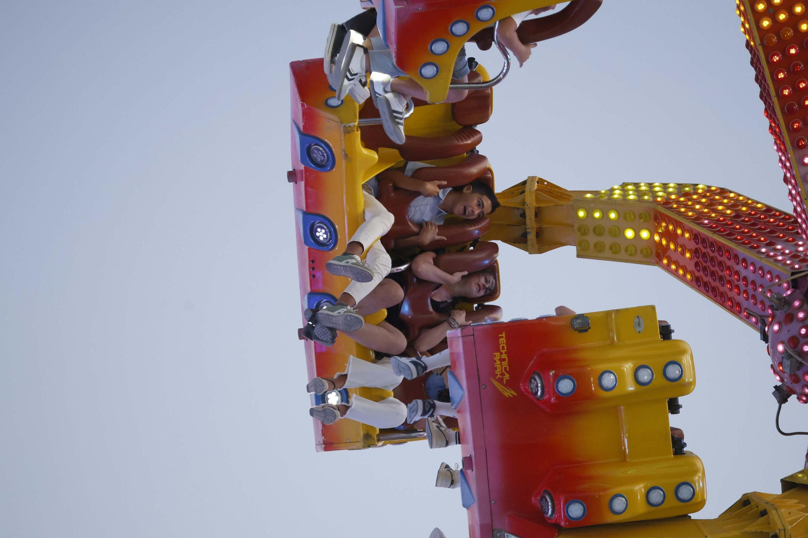 Búscate en las fotos del domingo de la Feria de La Línea