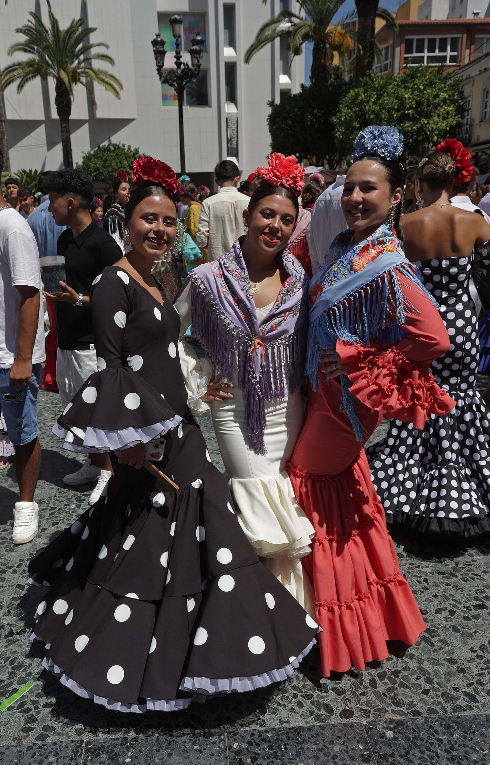 Búscate en las fotos del Domingo Rociero de la Feria de La Línea 2025 Búscate en las fotos del Domingo Rociero de la Feria de La Línea 2025