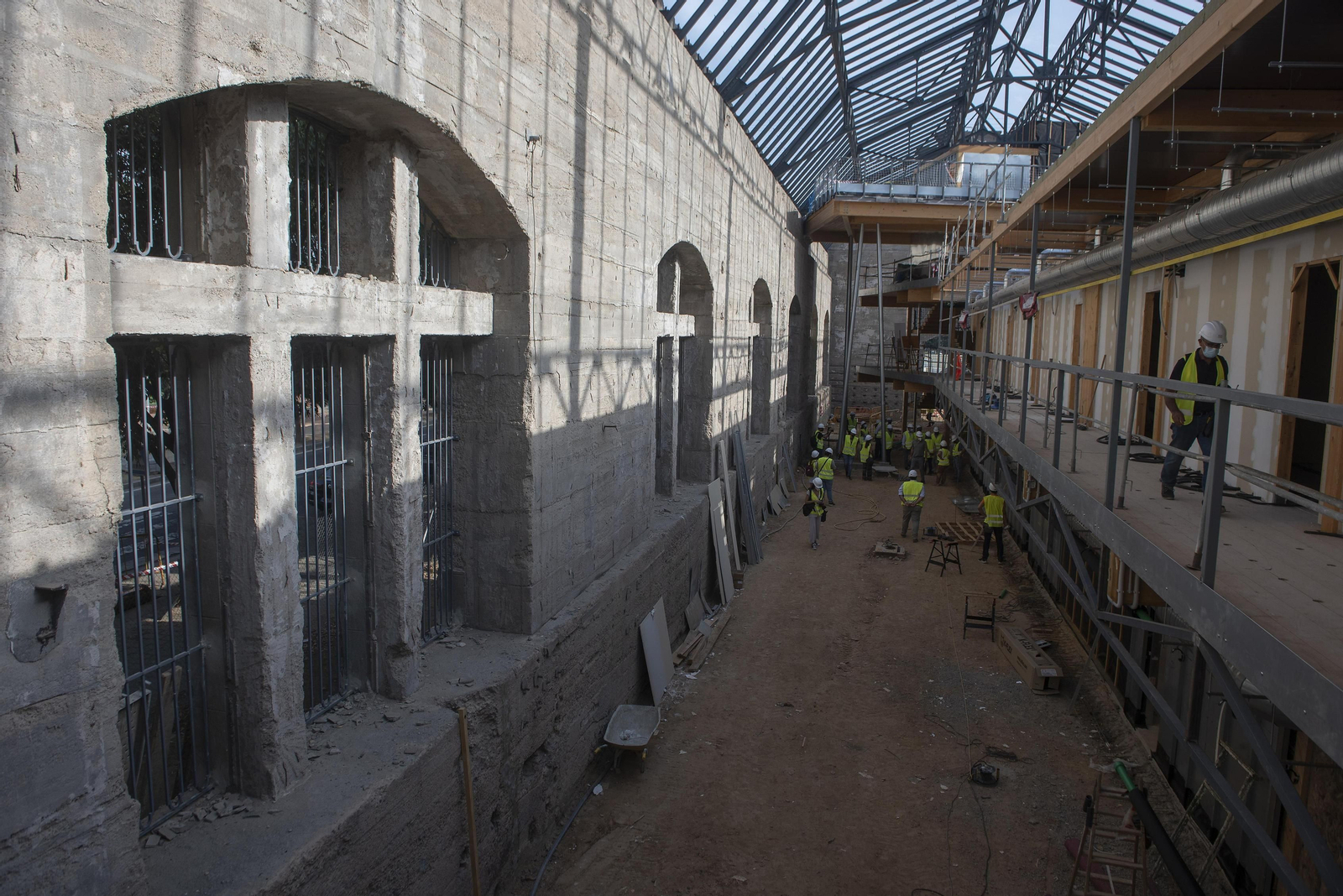 La rehabilitación de las naves de Renfe en San Jerónimo