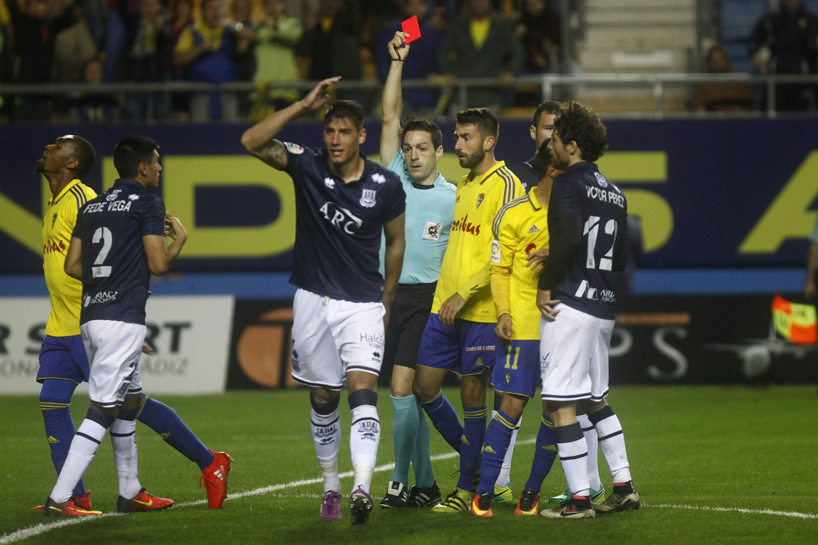 Goleada del Cádiz en el Carranza