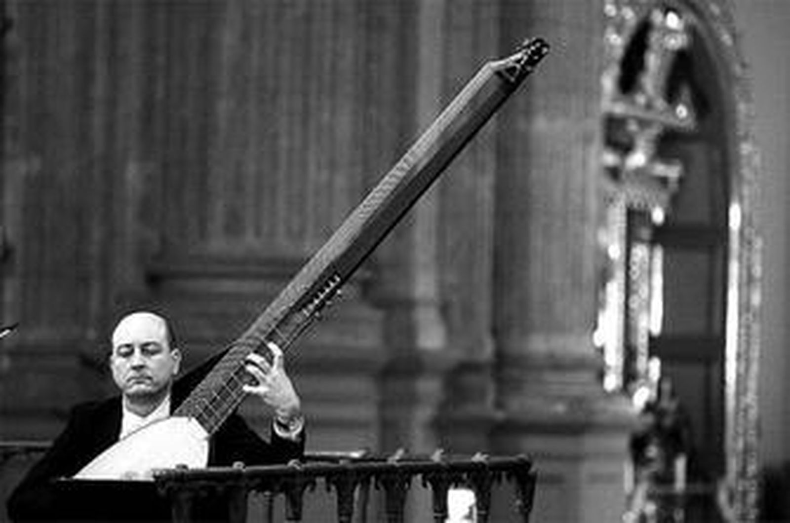 Uno de los intérpretes de The English Concert, el pasado lunes, en la Catedral.