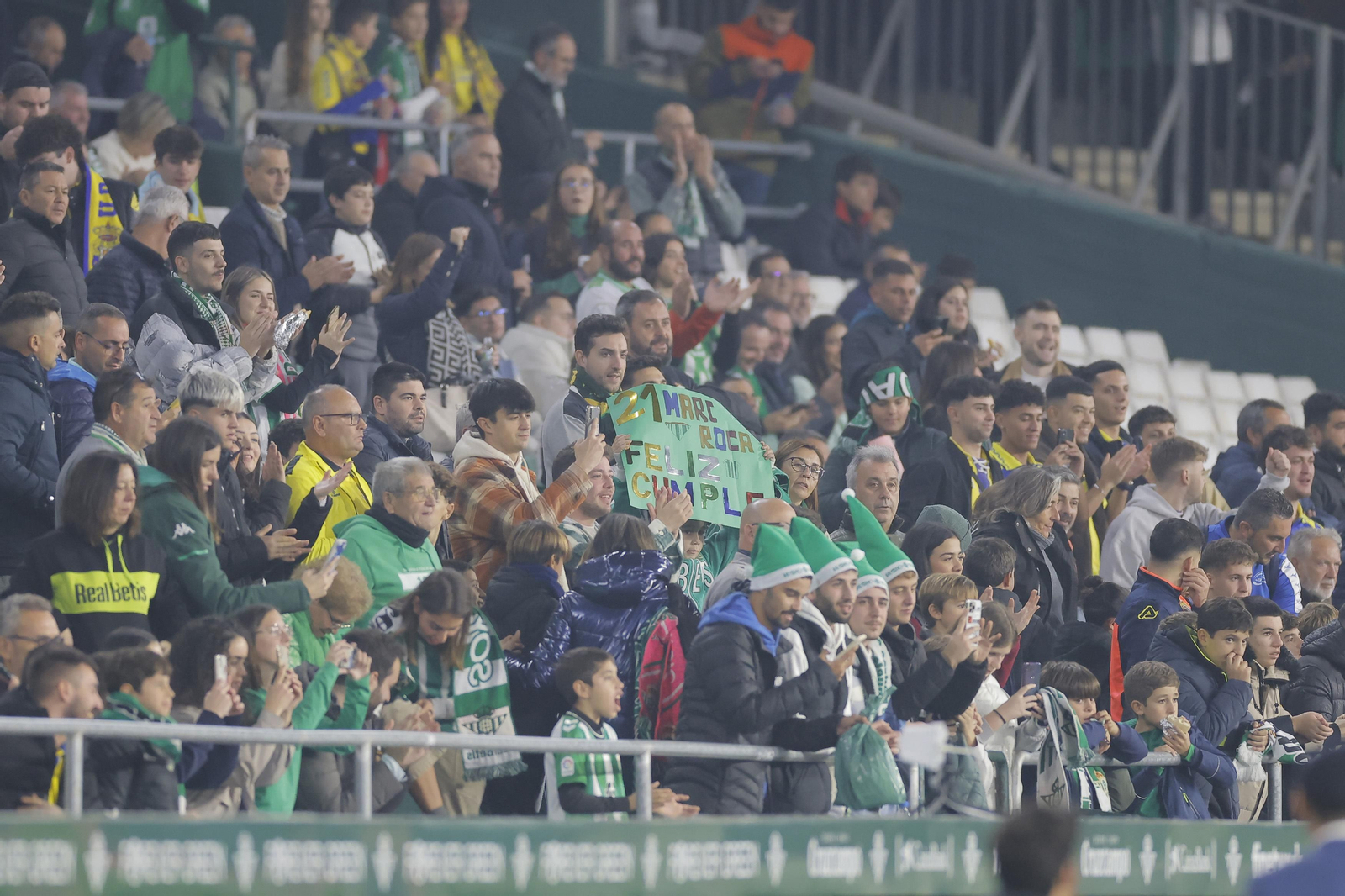 Búscate en las fotos del Betis-Las Palmas