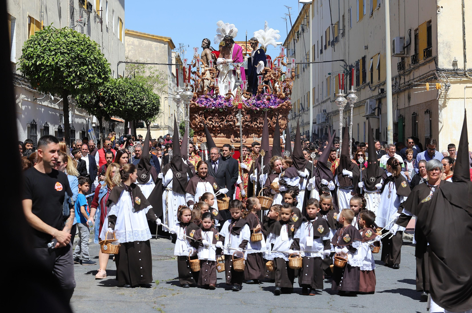 Imágenes de la procesión de La Salud en Huelva