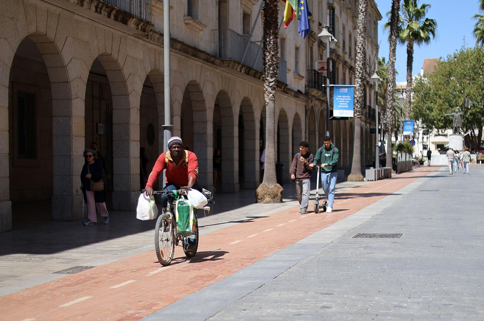 Así se vivió el apagón en las calles de Huelva, en imágenes
