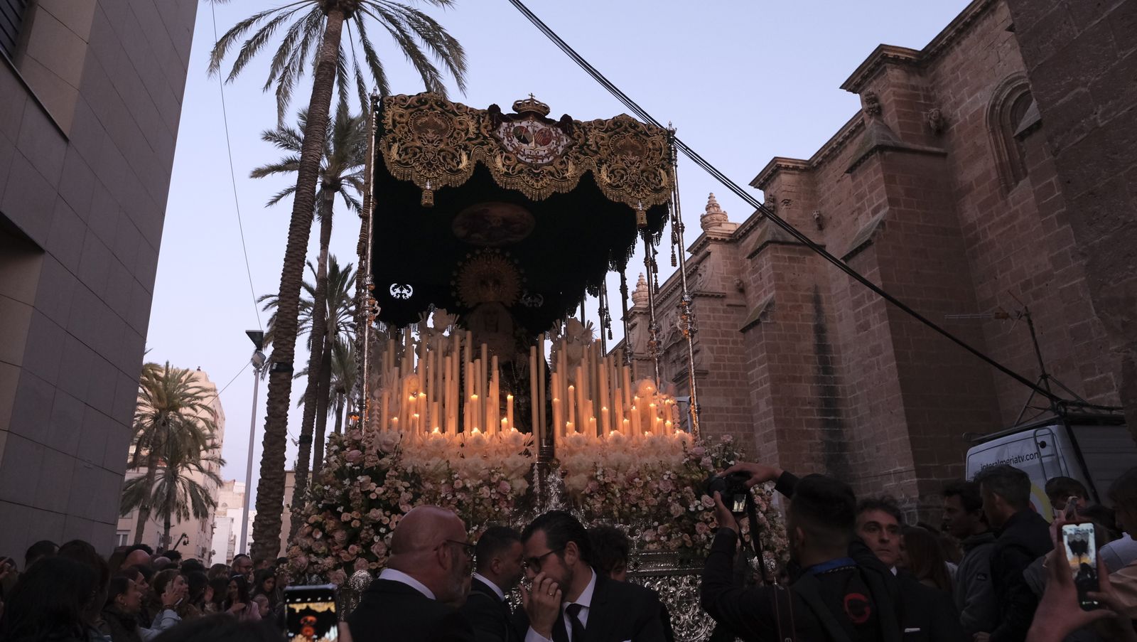 Procesión de Estudiantes en Almería, en imágenes