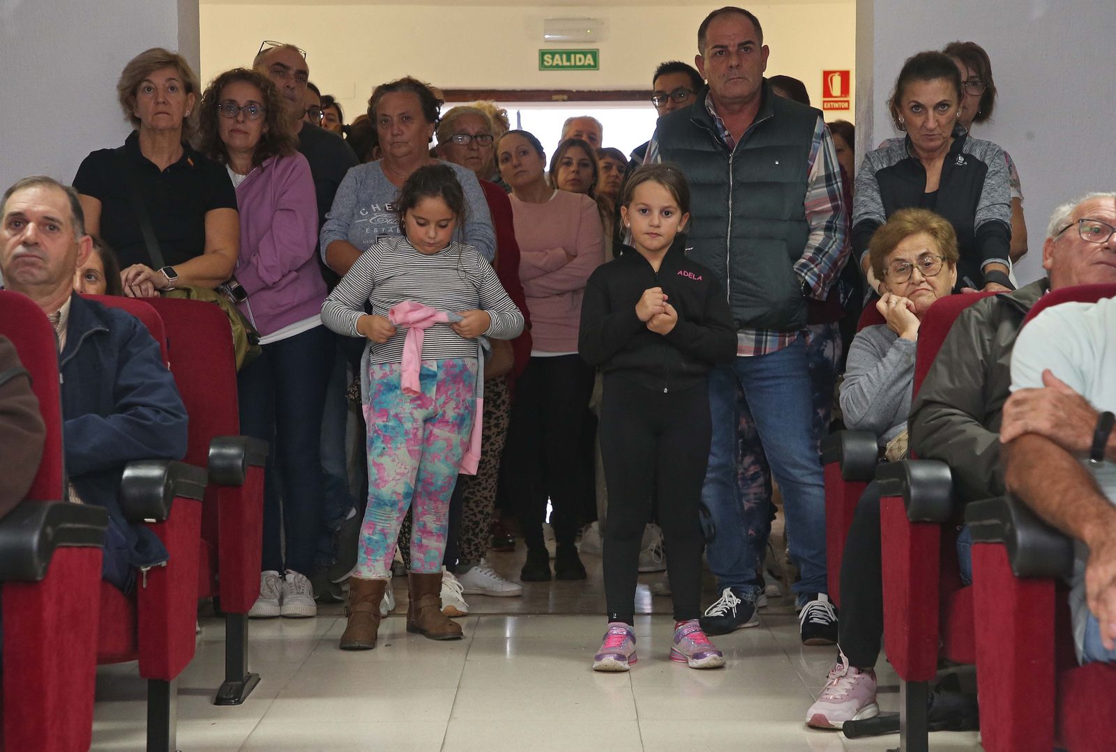 Fotos de la manifestación contra los cortes de luz en Castellar