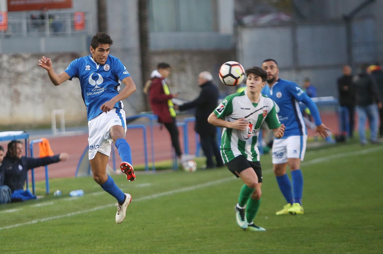 Masegosa no paró de dar instrucciones desde la banda pero vivió un partido bastante tranquilo.