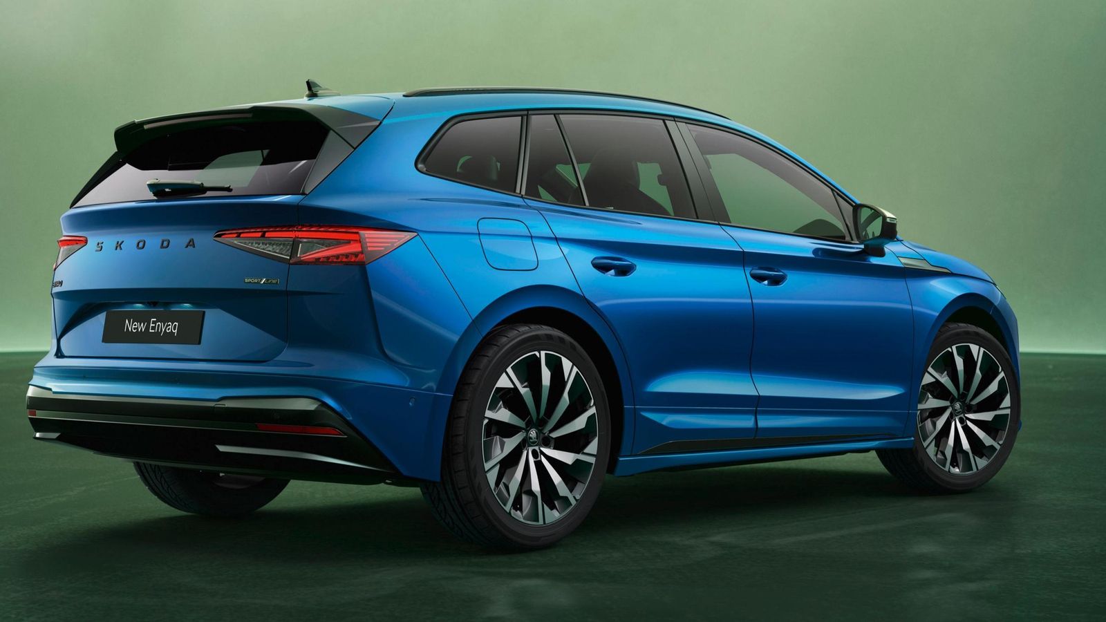 La variante Sportline se identifica por la mayor cantidad de elementos en negro o sus características llantas, independientemente del tamaño de éstas. La variante Sportline se identifica por la mayor cantidad de elementos en negro o sus características llantas, independientemente del tamaño de éstas.