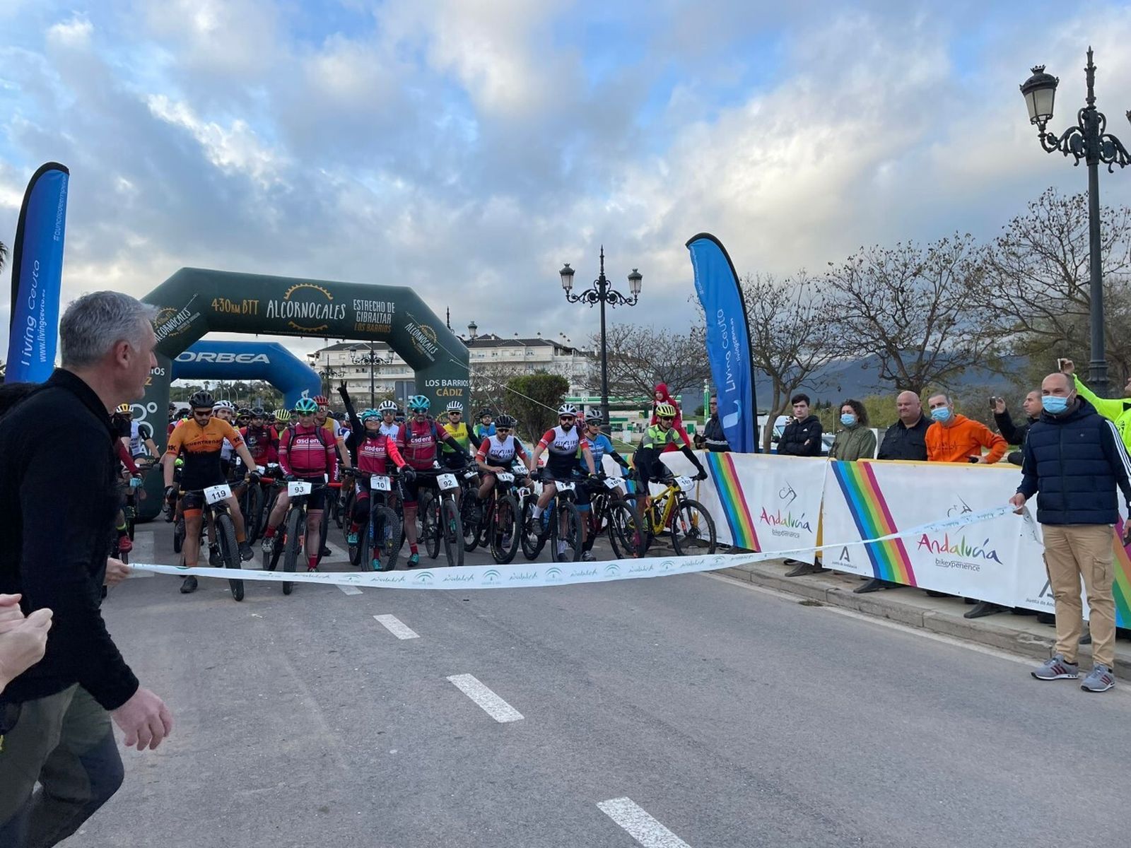 La salida de la Intercontinental Race desde Los Barrios.