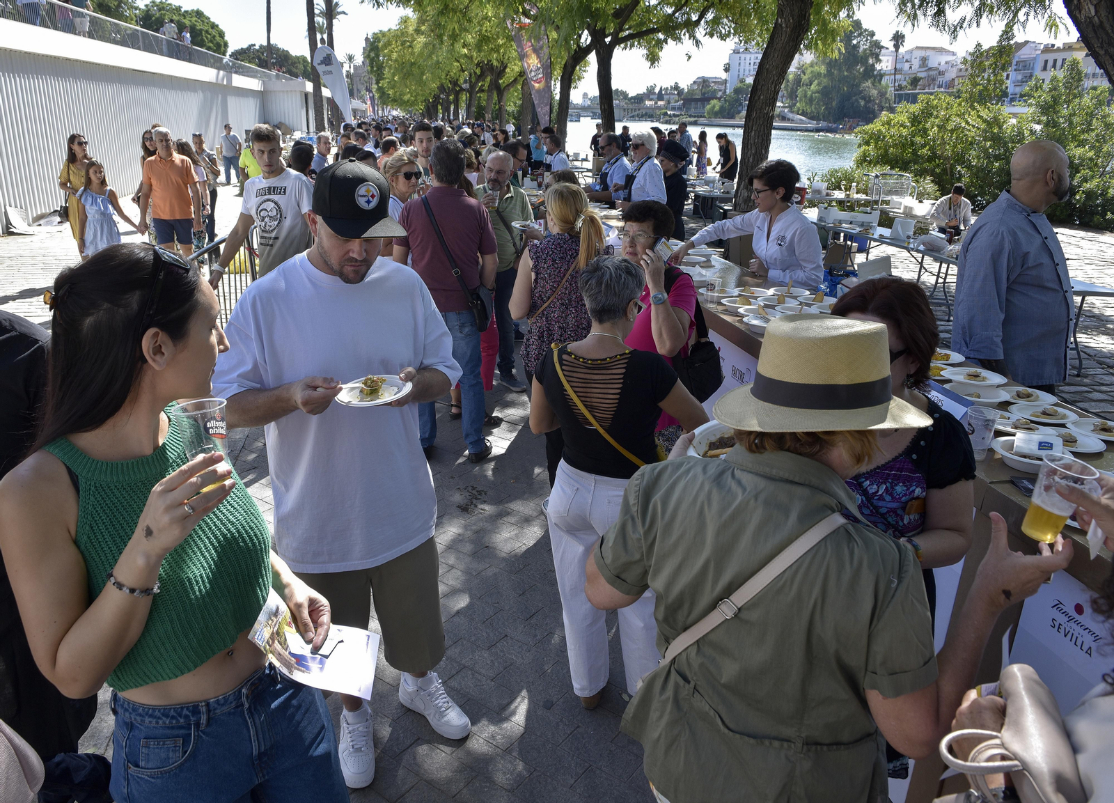 La barra de tapas más larga del mundo, en Sevilla