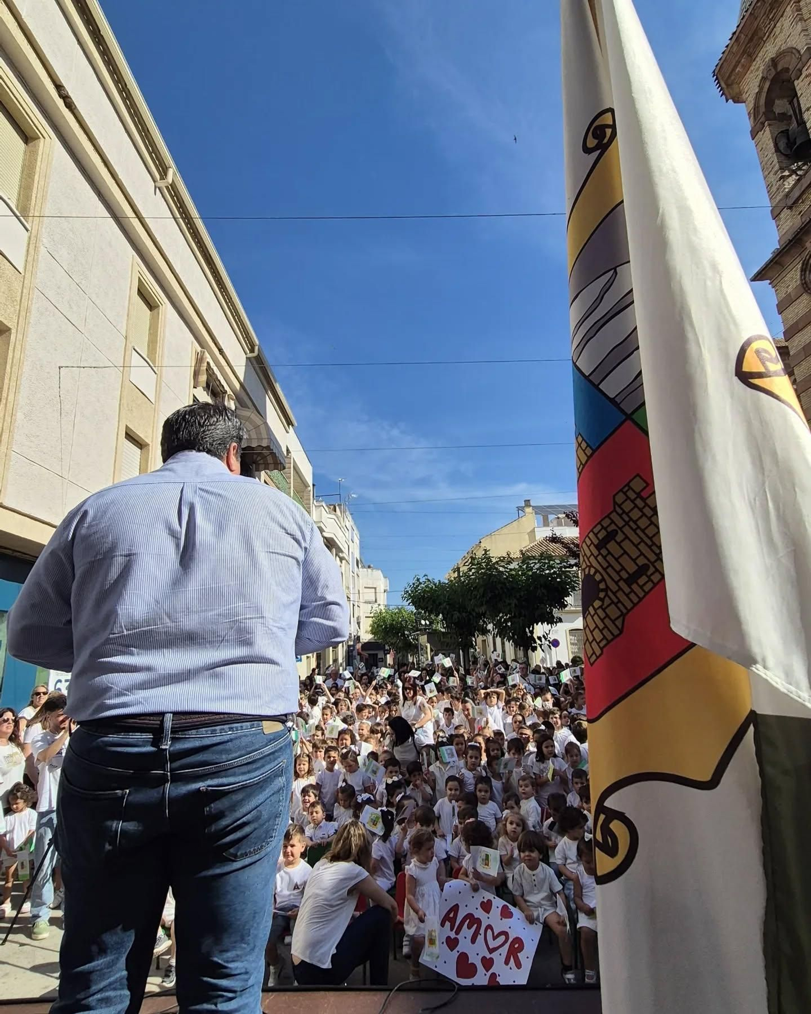Marmolejo celebra su independencia con la interpretación de su himno, en imágenes