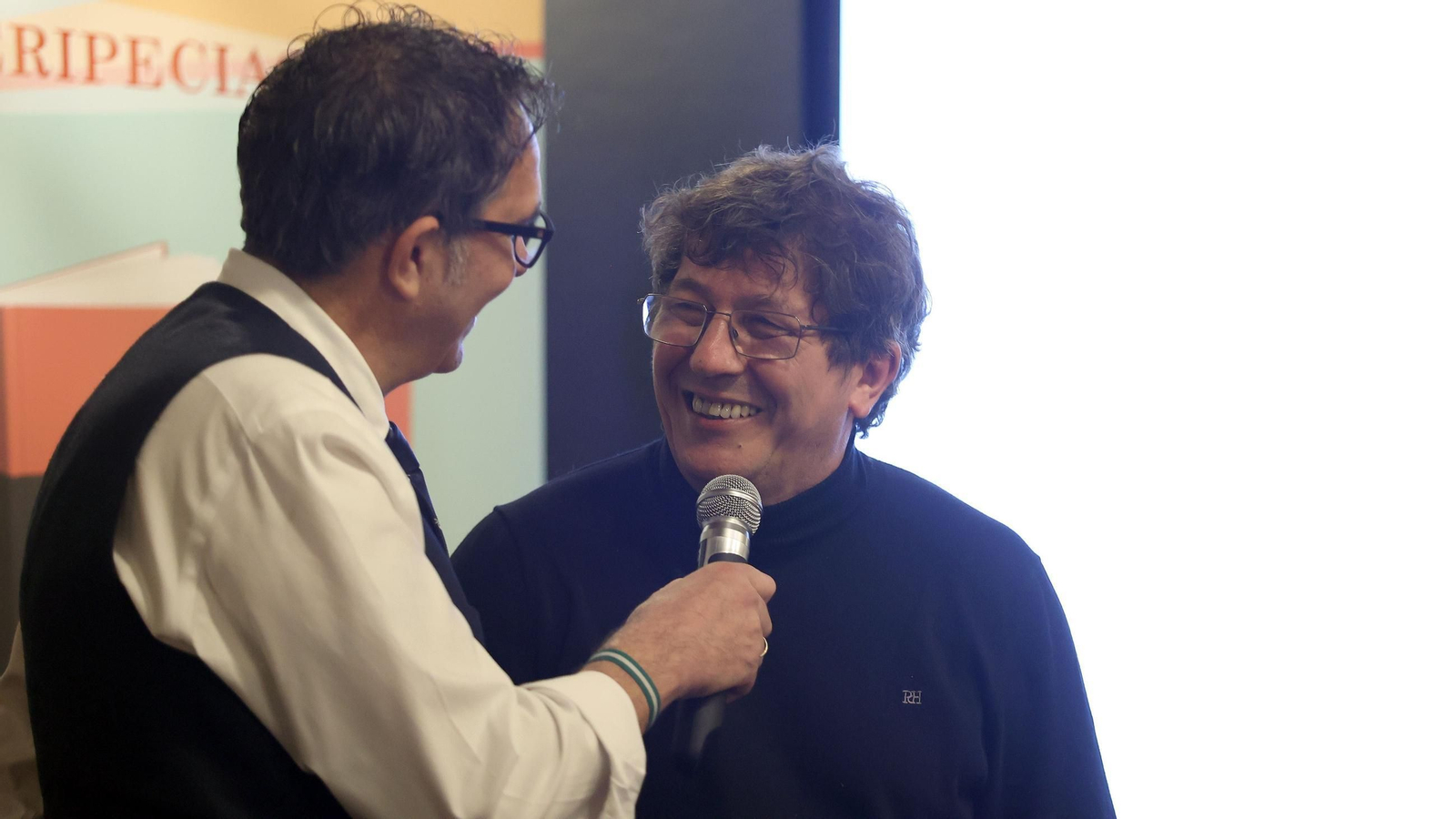 Las fotos de la presentación de 'Sorbos de sacristía', la obra póstuma de Juan Pedro Simó