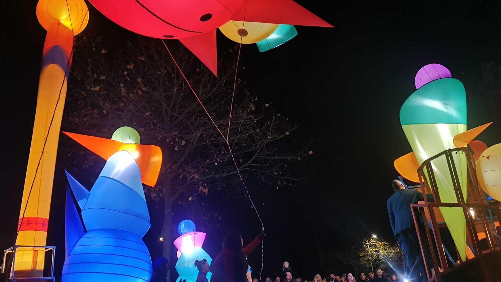 Las figuras tubulares de la compañía Picto Facto