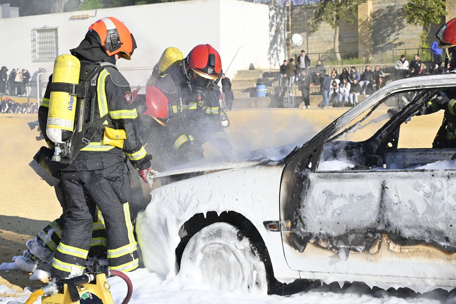 Imágenes del simulacro de incendio en el Funcadia