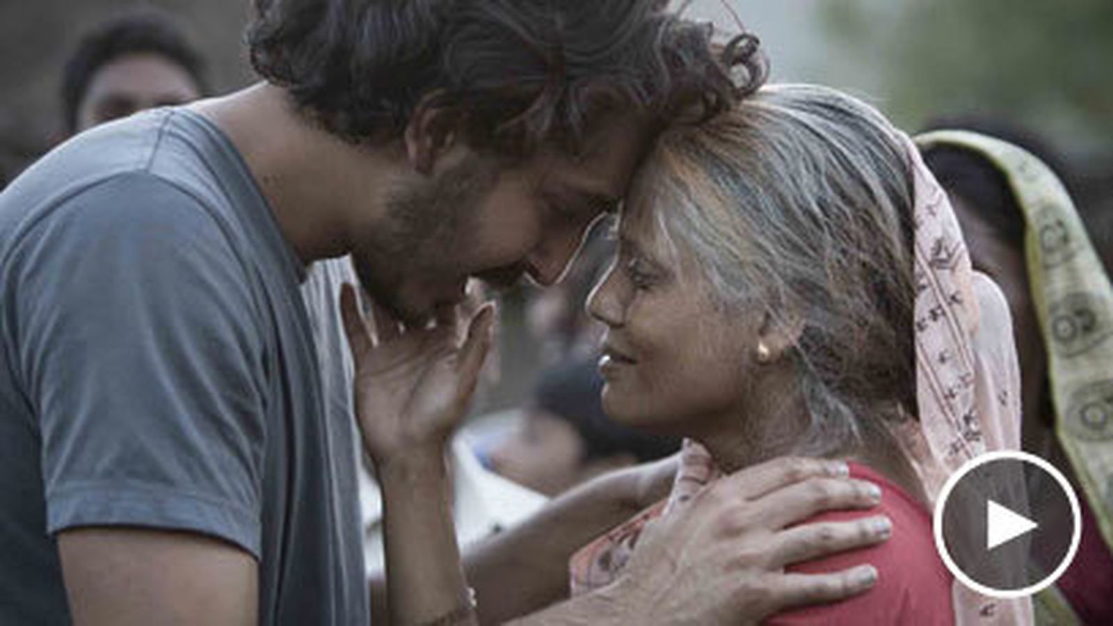 Dev Patel, a la izquierda, en una escena de 'Lion'.