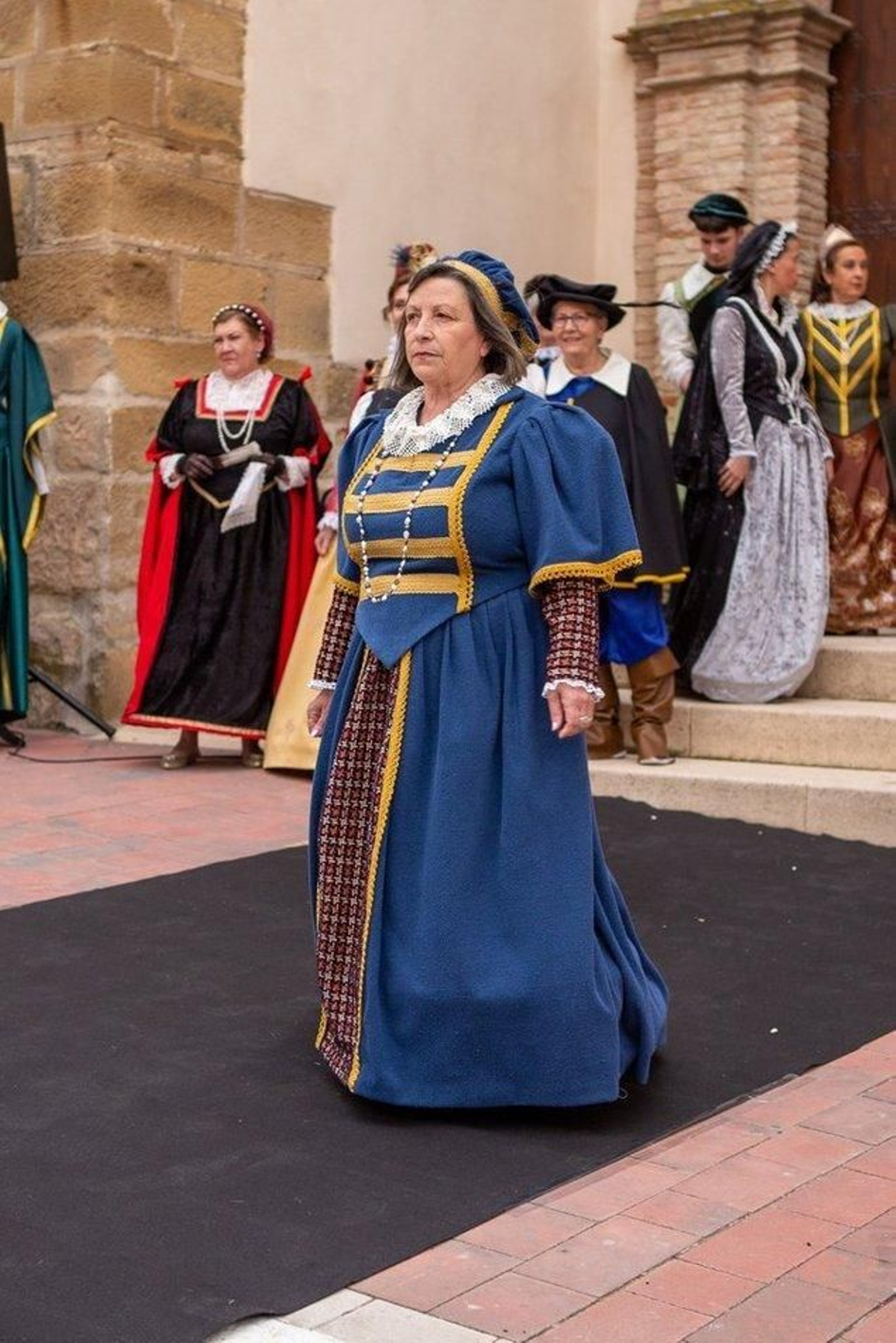 Desfile de los trajes renacentistas confeccionados por mujeres de Cazalilla.