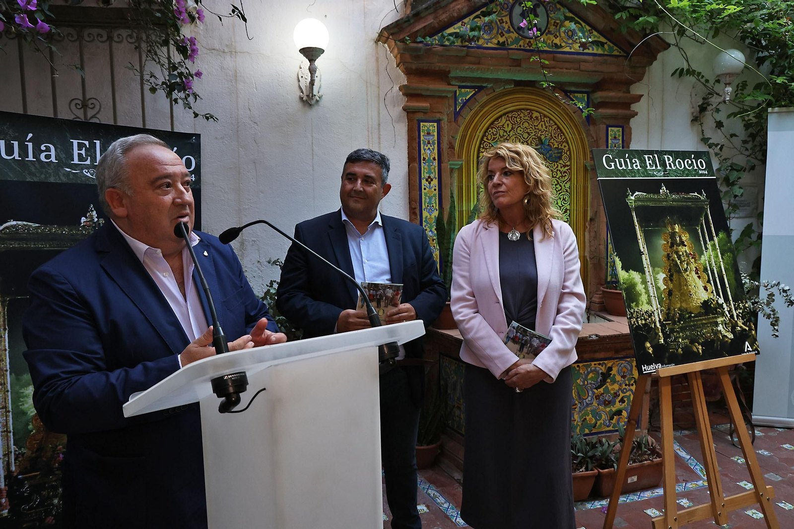 Imágenes de la presentación de la Guía del Rocío 2024 de Huelva Información