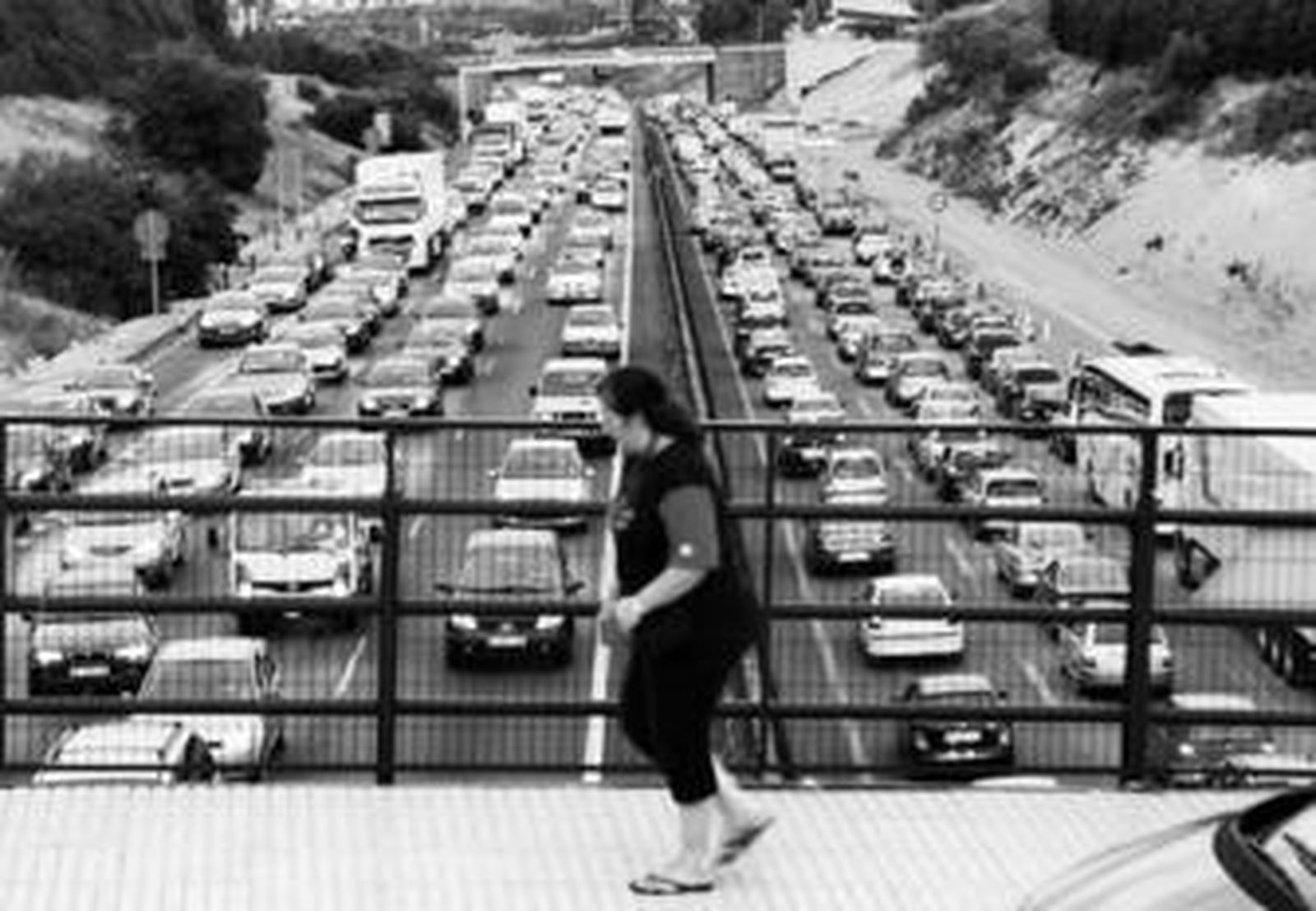 El atasco del lunes, en una imagen tomada desde uno de los puentes del Aljarafe.