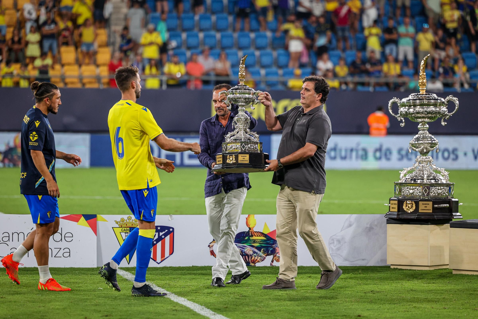 Las imágenes del Cádiz-Atlético de Madrid del Trofeo Carranza
