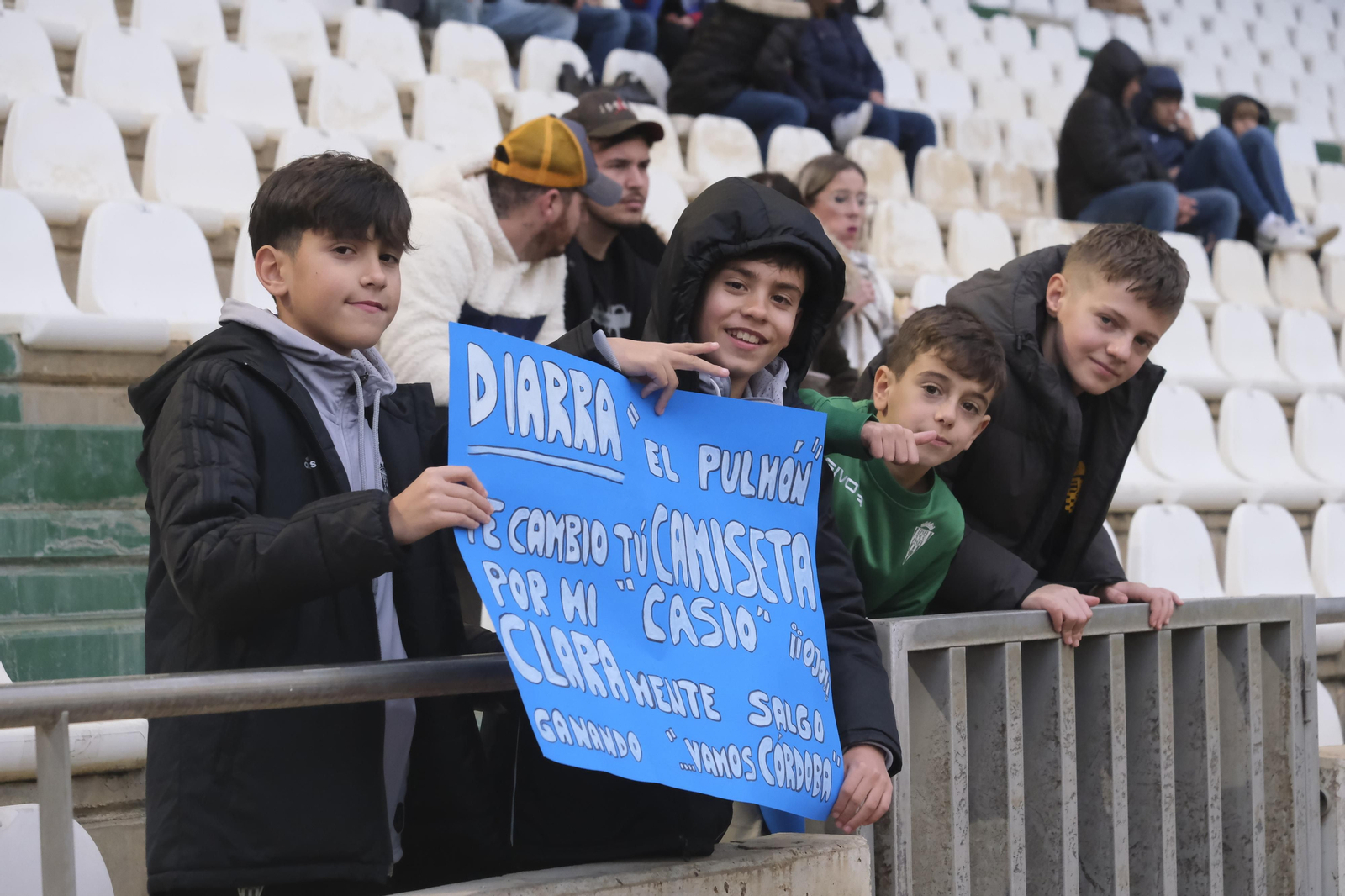 Las imágenes del ambiente en El Arcángel para el Córdoba CF - Balona