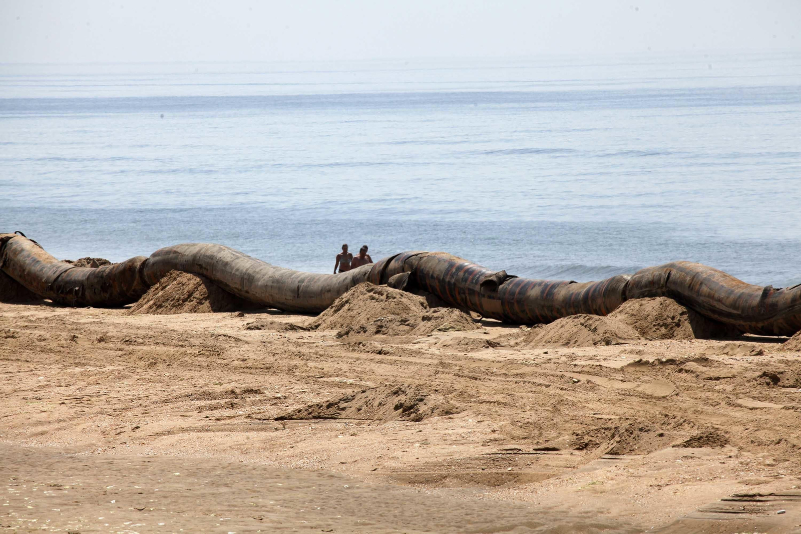 Las imágenes de la recuperación de la playa de La Antilla