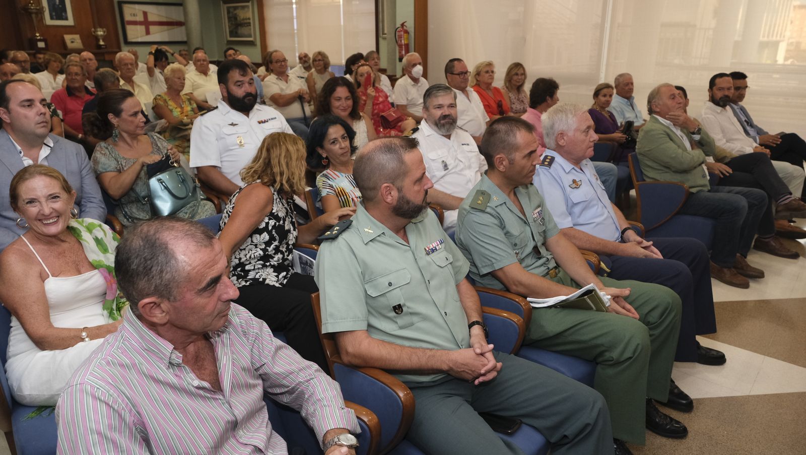 Imágenes de la visita de la Expedición Juan Sebastián Elcano al Club de Mar de Almería