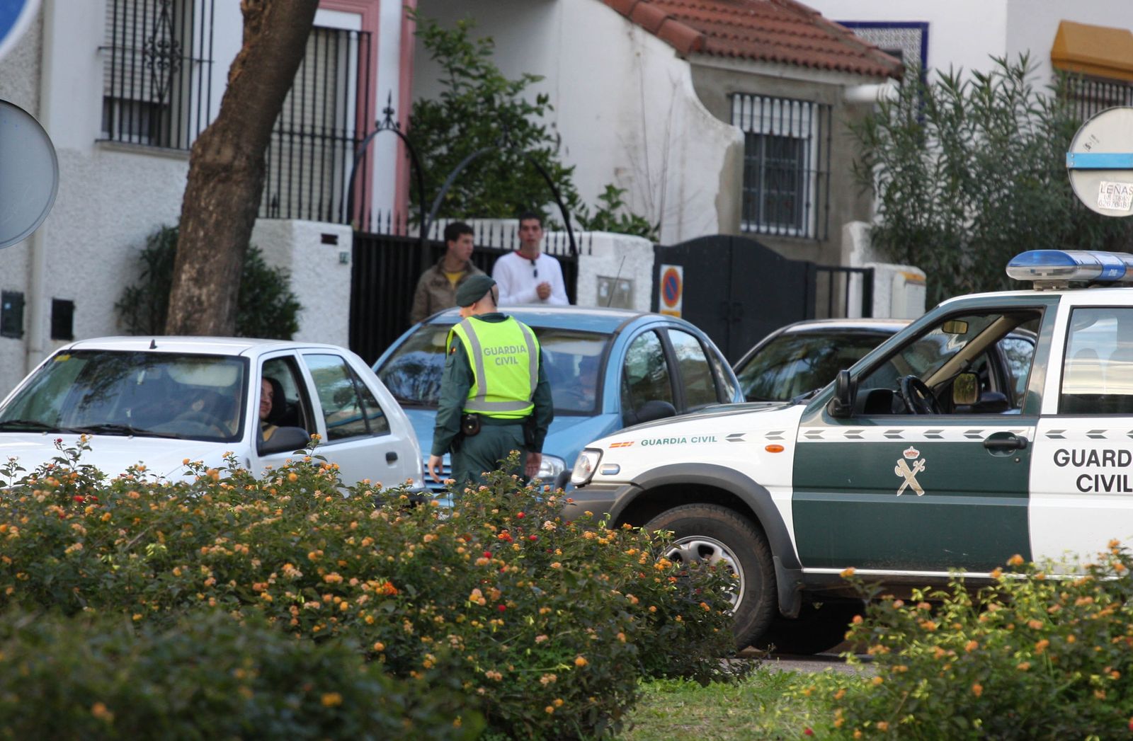 Control de la Guardia Civil en una urbanización del Aljarafe, en una imagen reciente.