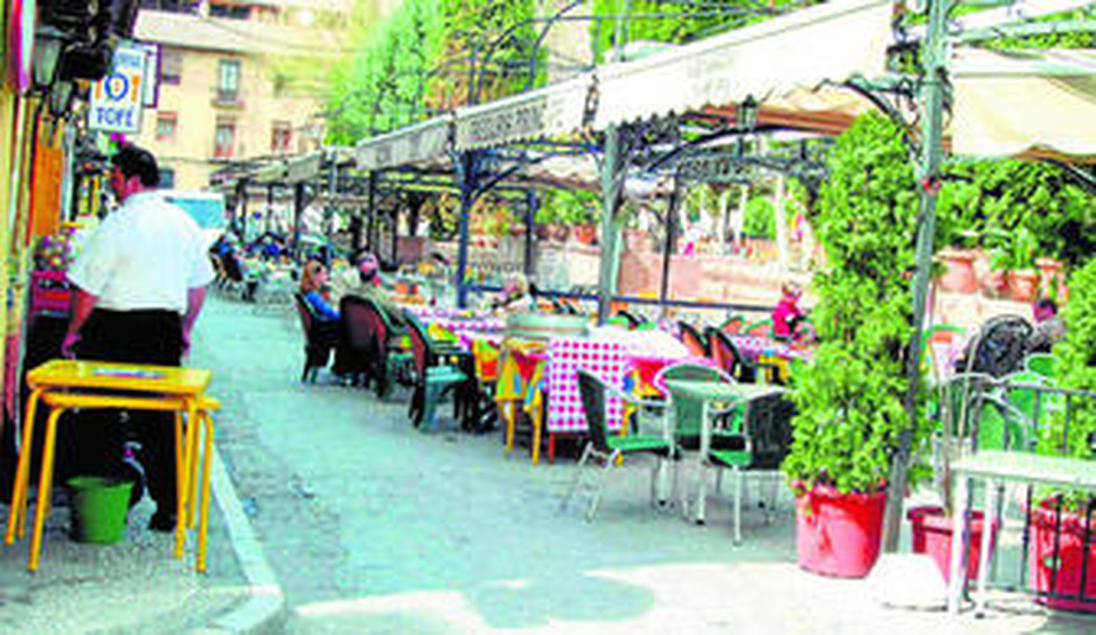 Bares en el Campo del Príncipe, una zona especialmente prolija en estos establecimientos.
