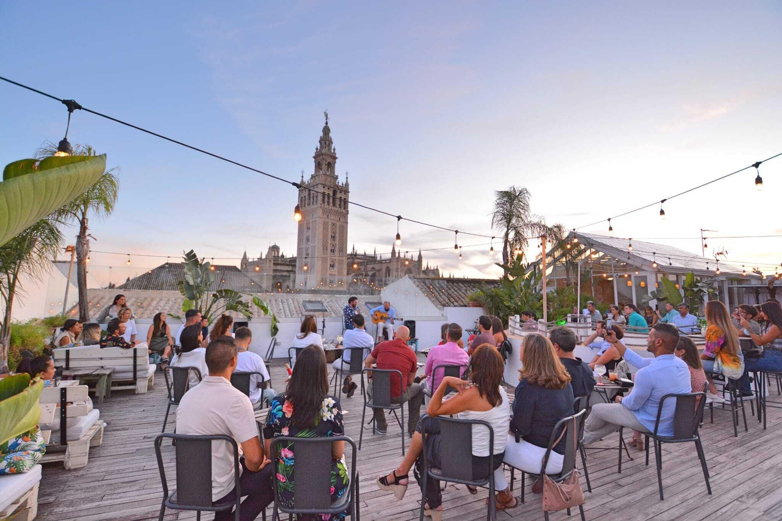 Concierto de flamenco acústico en la Terraza Pura Vida