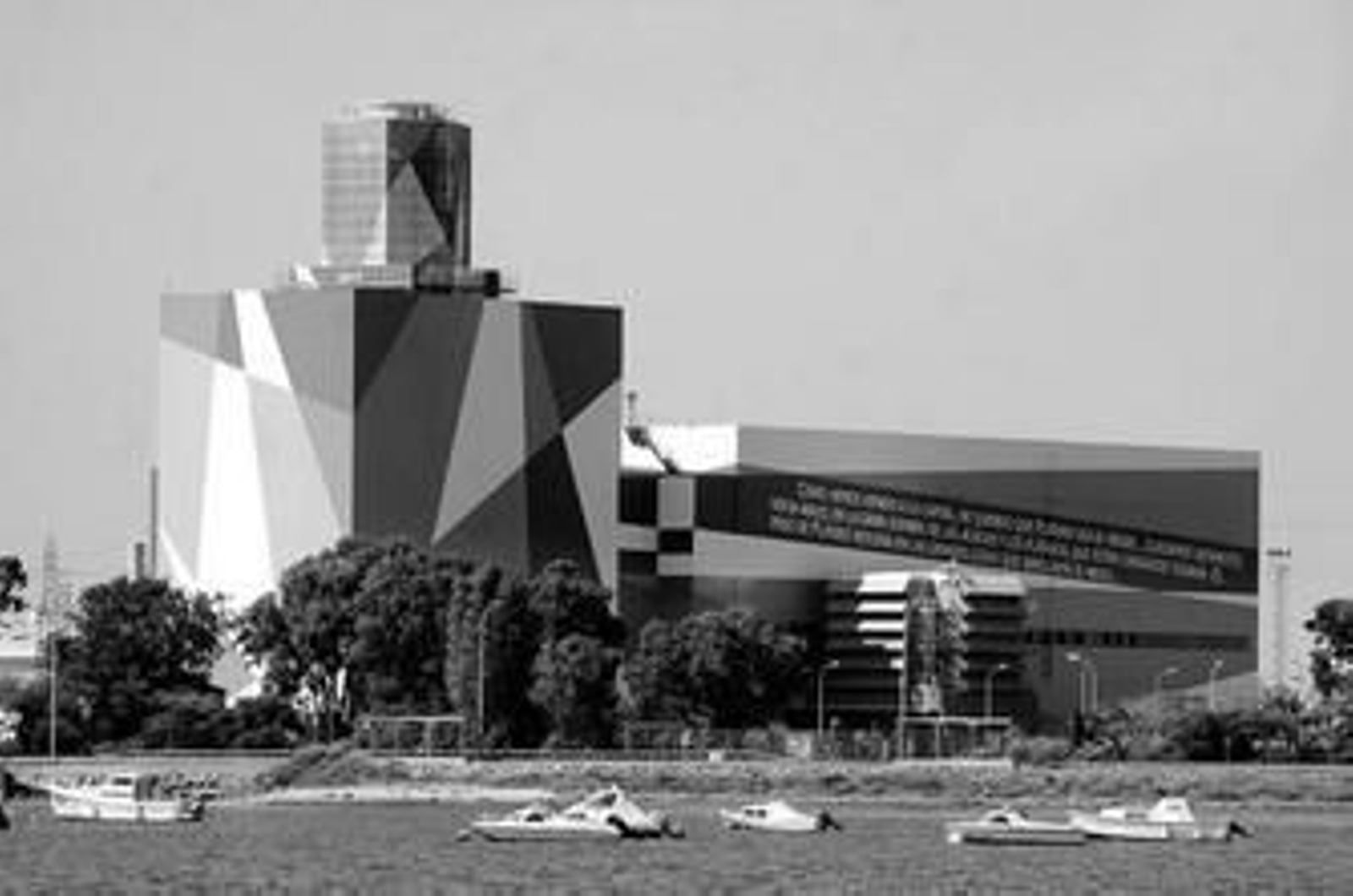 Central de ciclo combinado en la Punta del Sebo.