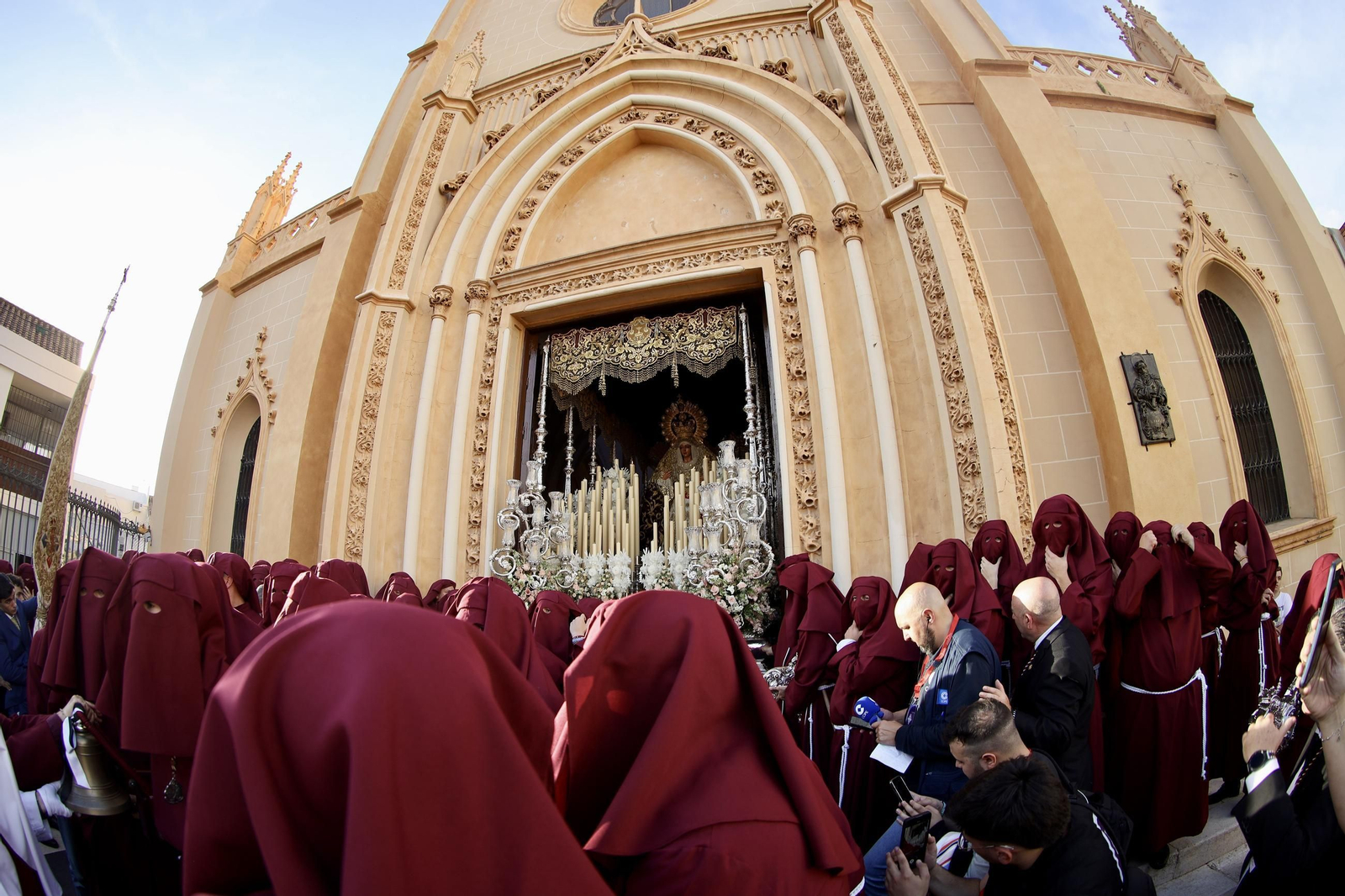 Salud el Domingo de Ramos en Málaga, en imágenes
