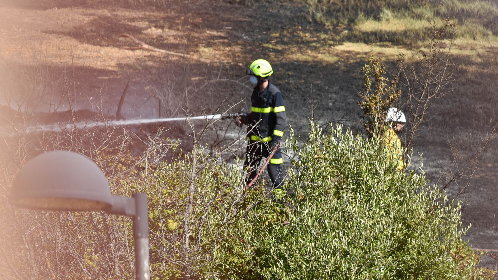Las fotos del incendio en la barriada de San Bernabé
