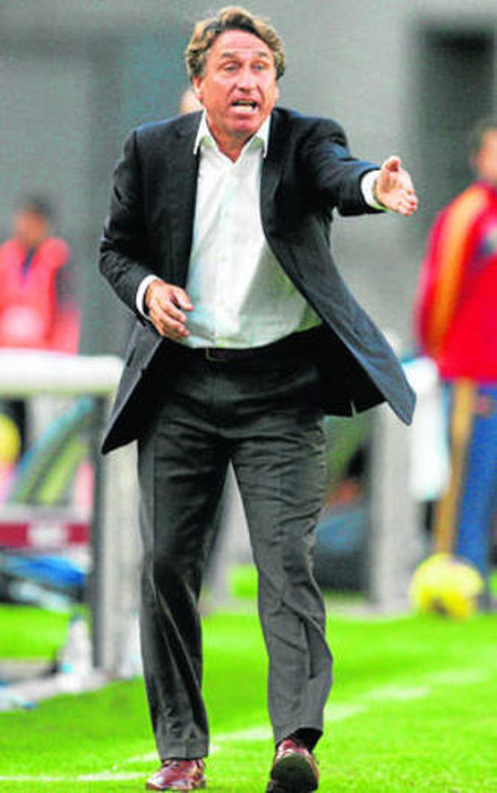 Esteban Vigo sufrió como pocas veces en la banda con las expulsiones.